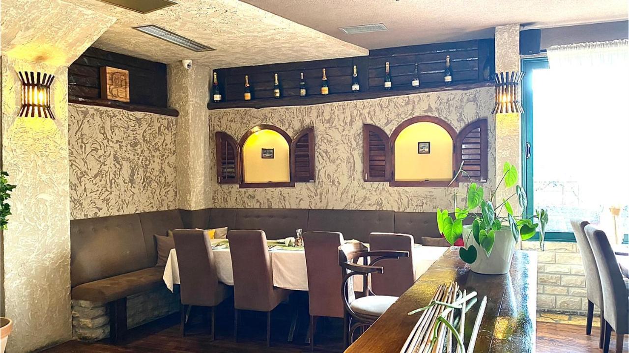 Hotel Olimpija Plus Herceg Novi Buitenkant foto